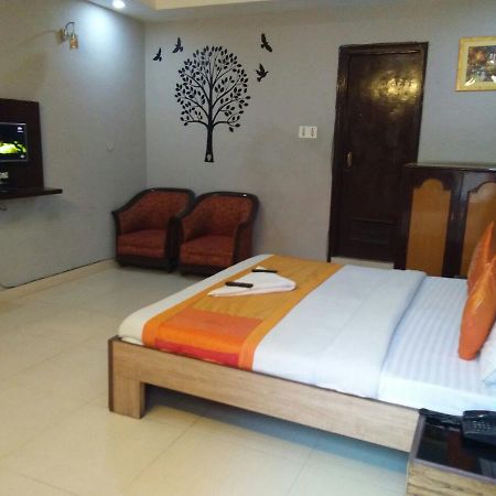 Hotel Samridhi Palace Juhi Bari Exteriér fotografie