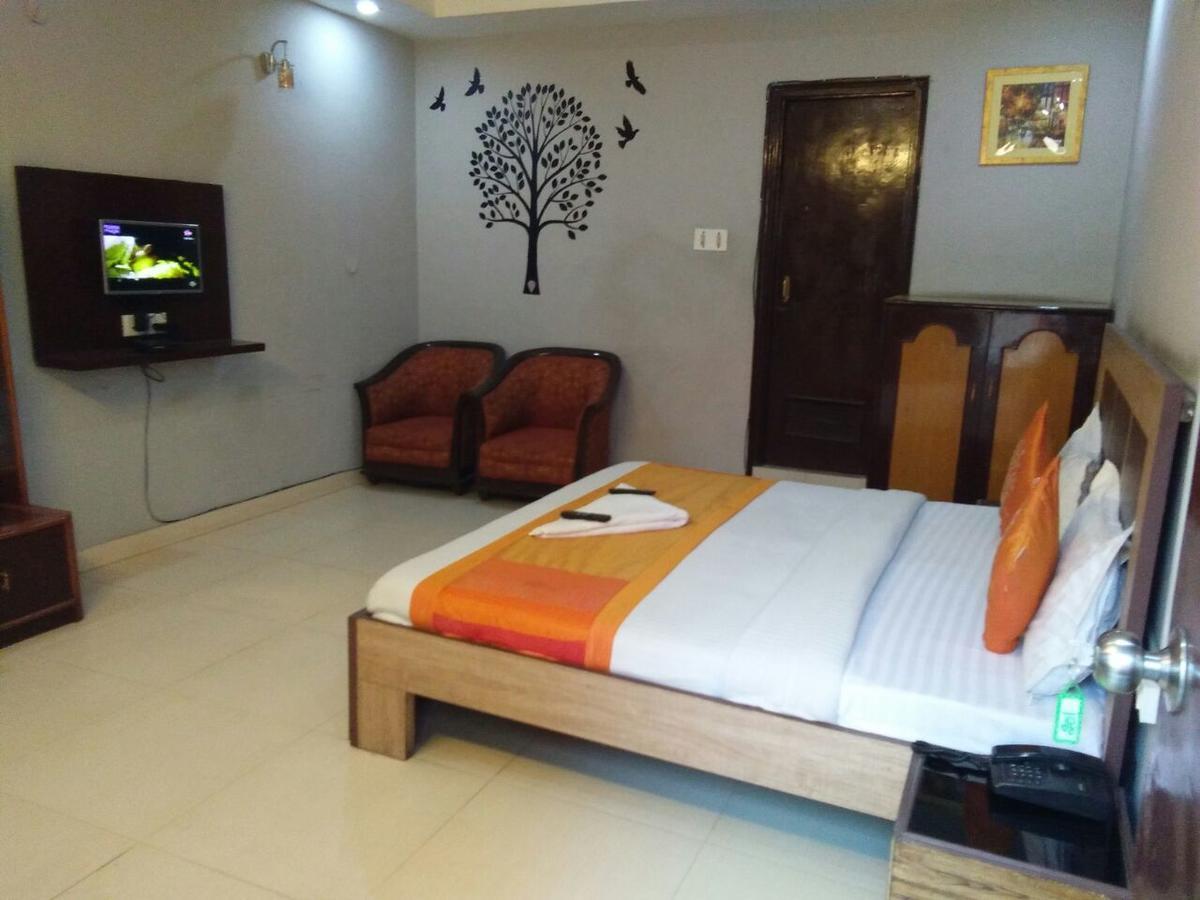 Hotel Samridhi Palace Juhi Bari Exteriér fotografie
